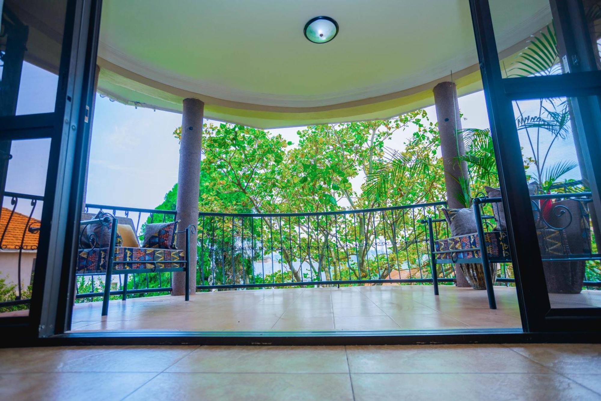 Gazelle Guest House Kampala Exterior foto